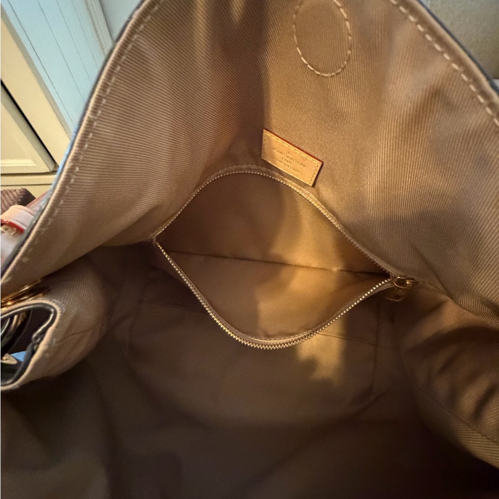 Louis Vuitton Graceful PM Hobo Bag in Monogram Canvas Beige-Excellent Condition! - Picture 10 of 16